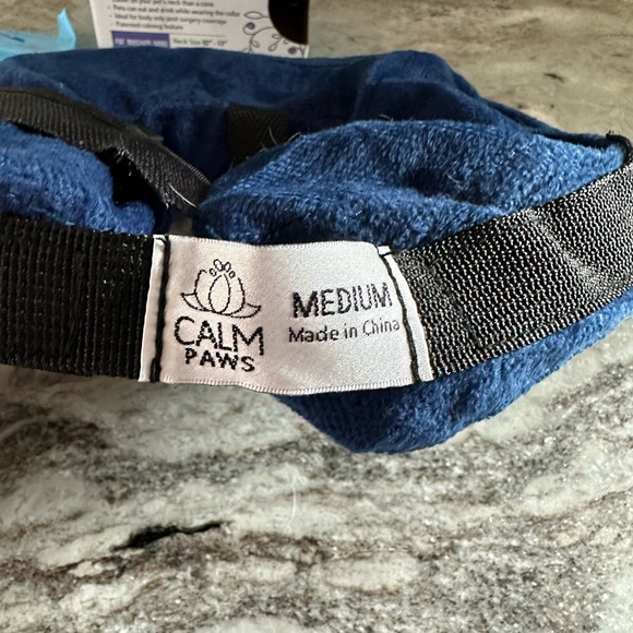 Calm Paws Inflatable Protective Collar Medium Dogs Neck size 10"-13" - Picture 5 of 5